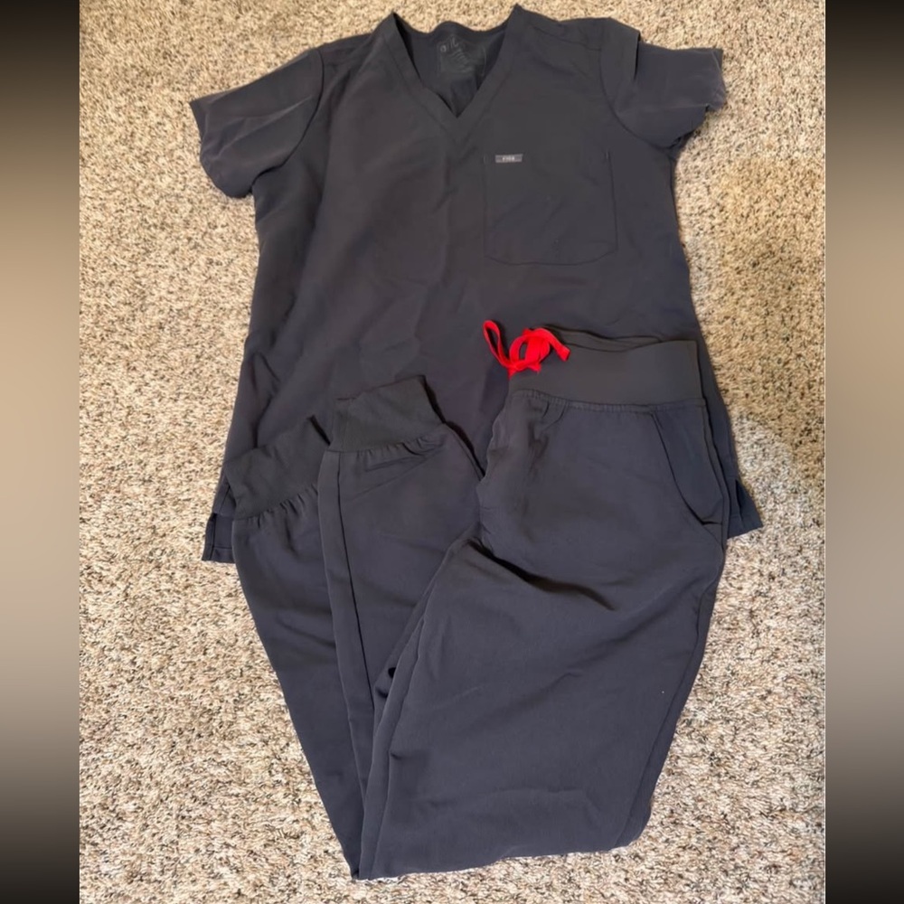 Figs Women's Charcoal Set